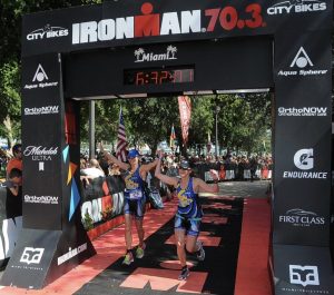 Read more about the article Ironman Miami 70.3 race report by Anna Alexopoulos